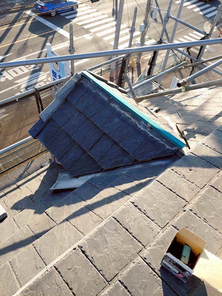 先ほどのケラバと同じように下地と板金、面戸を新しく取り付けました。