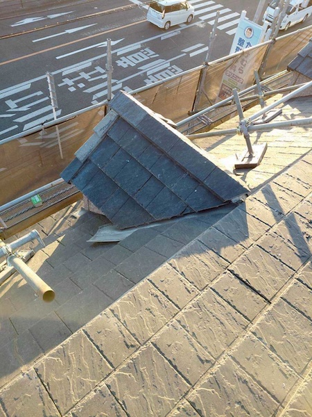 先ほどのケラバと同じように下地と板金、面戸を新しく取り付けました。