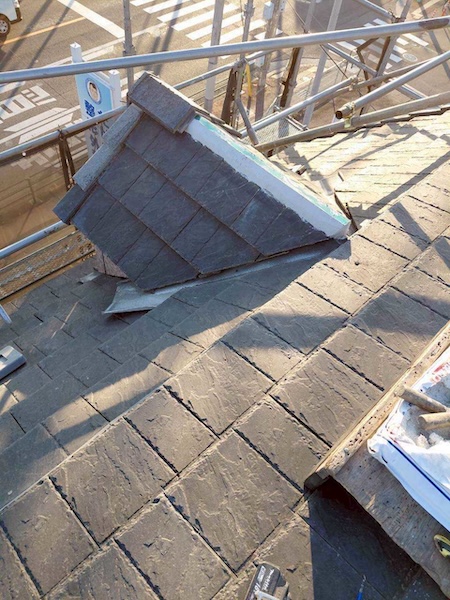 先ほどのケラバと同じように下地と板金、面戸を新しく取り付けました。