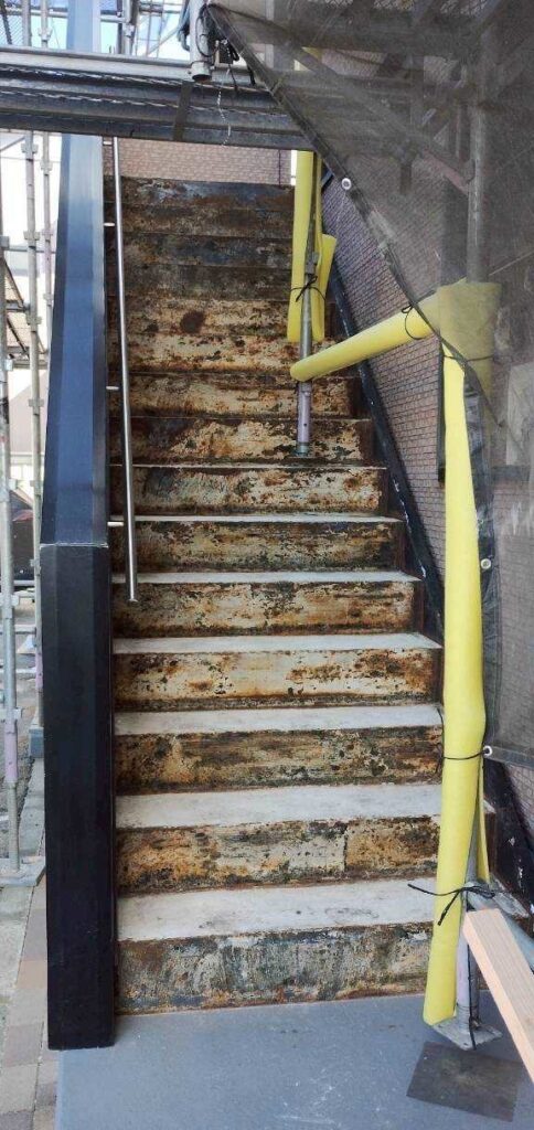 群馬県前橋市 Sアパート階段防水工事 ウレタン防水で施工