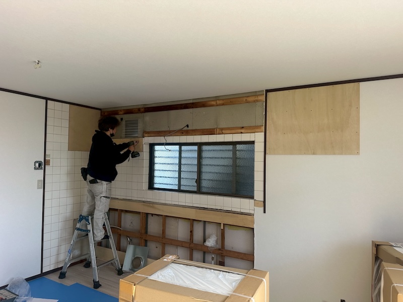 埼玉県上尾市 T様邸 キッチンフルリフォーム、天井・壁クロス・床クッションフロア貼り替え