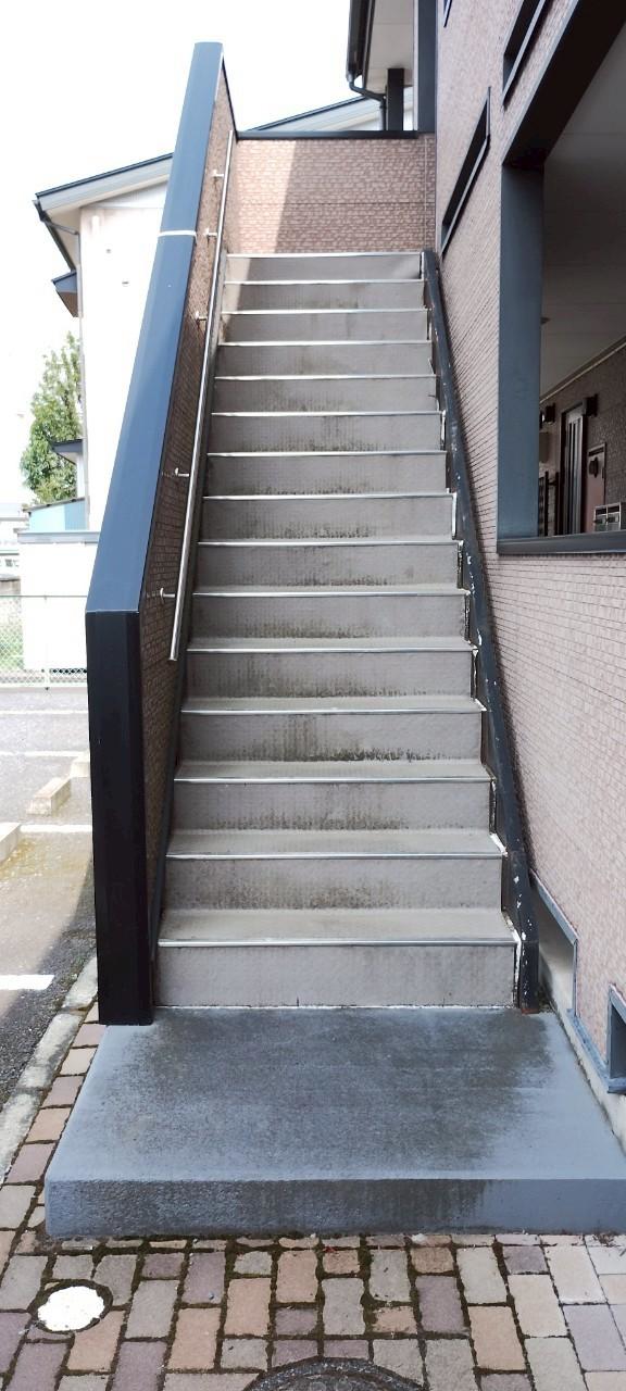 群馬県前橋市 Sアパート階段防水工事 ウレタン防水で施工